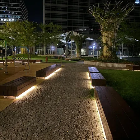 Panorama In Downtown Area With Free Parking And Castle View * Bratysława