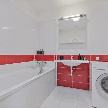 Panorama In Downtown Area With Free Parking And Castle View * Bratislava