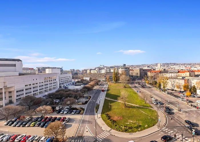 Panorama In Downtown Area With Free Parking And Castle View Apartmán Bratislava