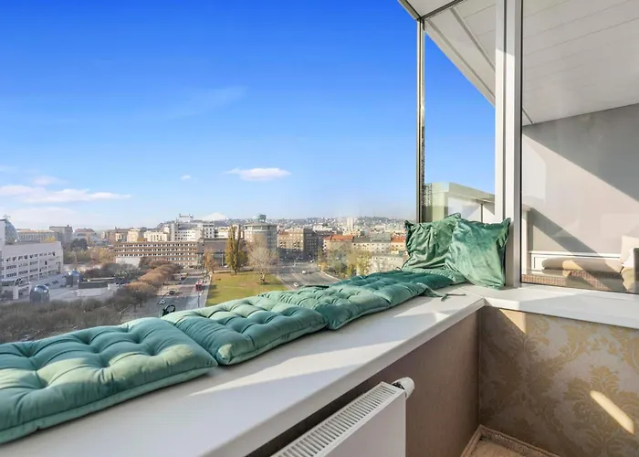 Panorama In Downtown Area With Free Parking And Castle View شقة