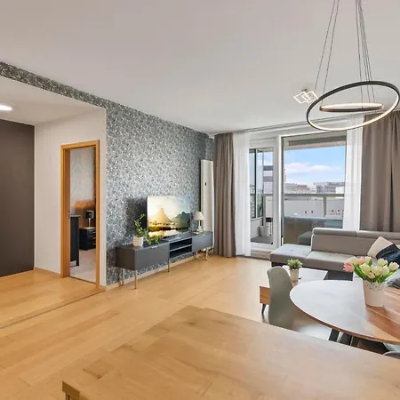 Panorama In Downtown Area With Free Parking And Castle View Apartment Bratislava